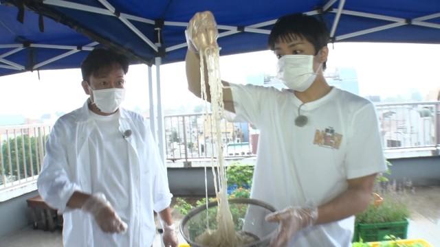 新宿ビル屋上のミツバチが大ピンチ…連日の猛暑から救え