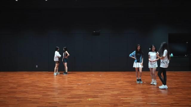 NewJeans (뉴진스) 'Hype Boy' Dance Practice