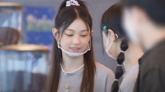 NewJeans Cafe | 1 minute short clip