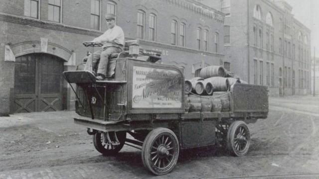 Hi-Neighbor! The Story of the Narragansett Brewing Company