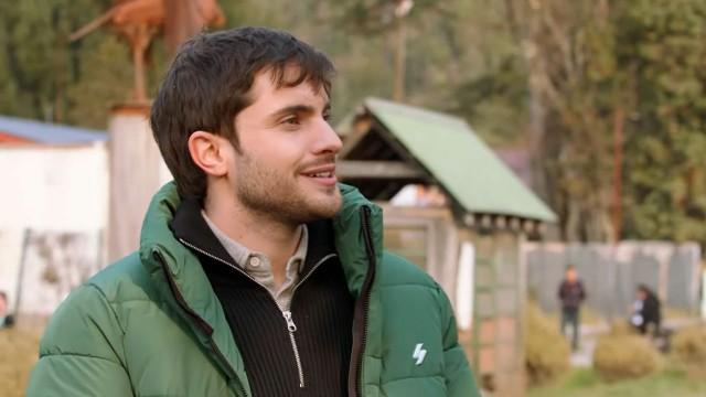 Lucas investiga sobre su adopción