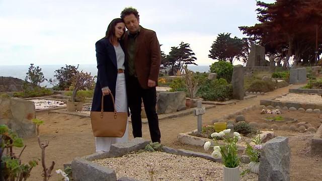 Catalina quiere abrir la tumba de Emilia