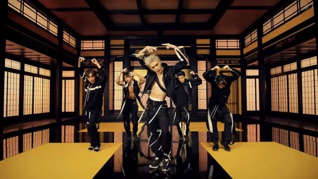 NCT 127 엔시티 127 '영웅 (英雄; Kick It)' Performance Video