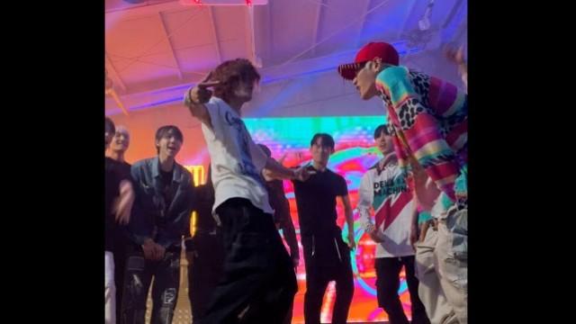 Special Stage: Sit Down! @ NEO SEOUL