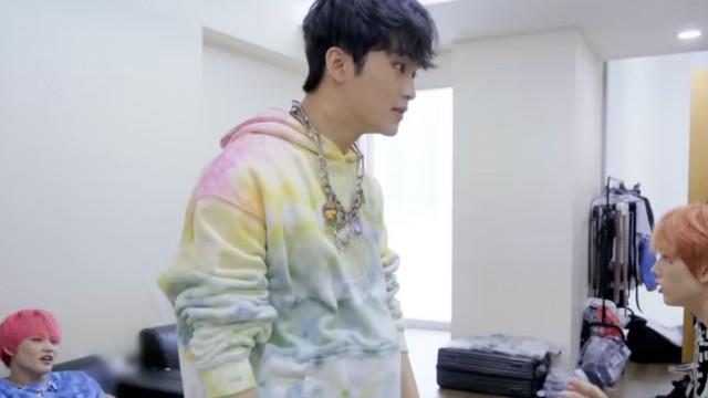 Aigoo~  Do You Like It? | Hello Future Music Show Waiting Room Behind