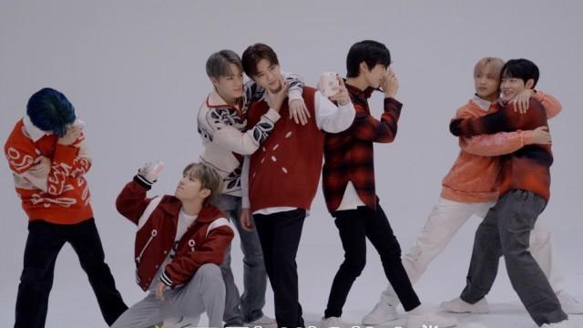 Who should I take a picture of?  | U+IDOL Live - XR LIVE : DREAM CINEMA Behind