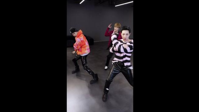 ‘Glitch Mode’ 2x Dance Challenge