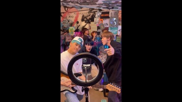 이렇게 느리게 찍으면 재밌다니까? ✨