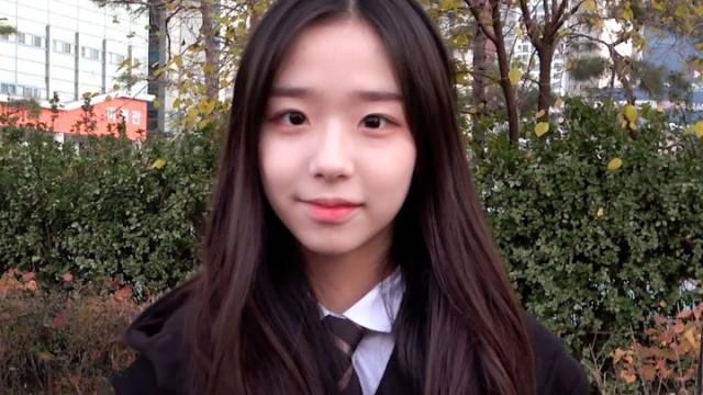 ChaeYeon Taking the CSAT | tripleS 트리플에스 : SIGNAL 221117