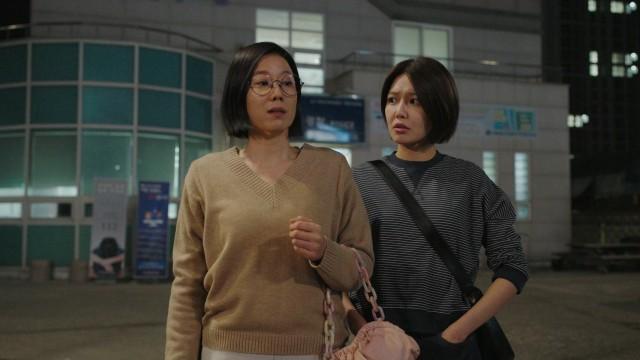 Mom vs. Daughter
