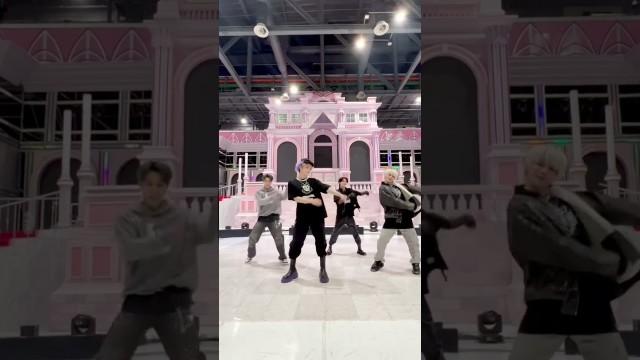 #ZOO flavored #Candy with #TAEYONG #HENDERY #YANGYANG