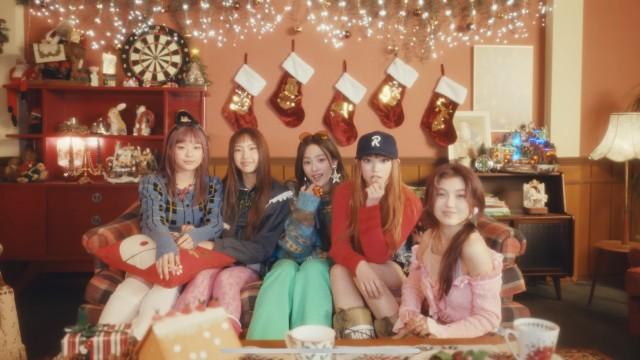NewJeans Holiday Special