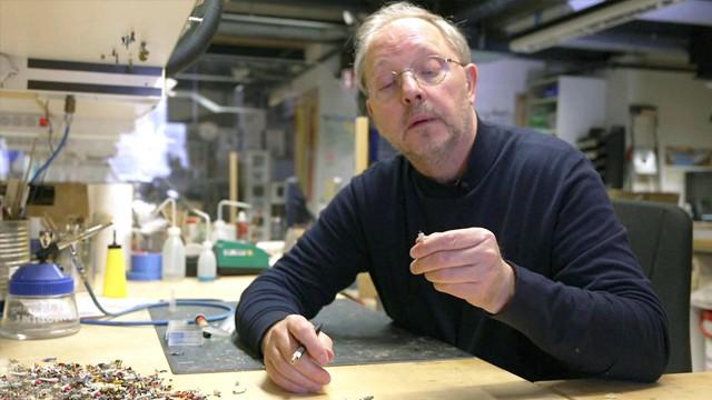 Dittsche macht sich klein