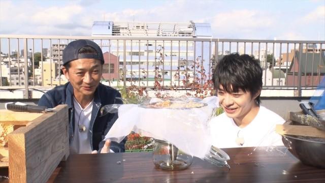 新宿ビル屋上でパンケーキを…ハチミツ計画完結編