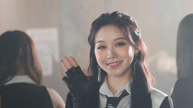 Billlie 'RING ma Bell (what a wonderful world)' M/V Behind