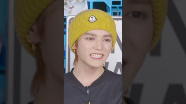 What did Czennie hold?  Reproduce the perfect proportions of the face #NCT127 #Ay_Yo
