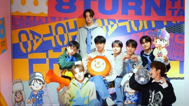 [re:TURN]  8TURN X cyworld 쇼룸 in Who's Fan Cafe Behind