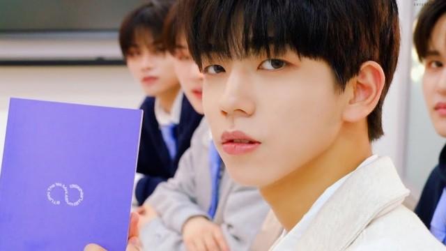 8TURN The First Mini Album '8TURNRISE' Unboxing