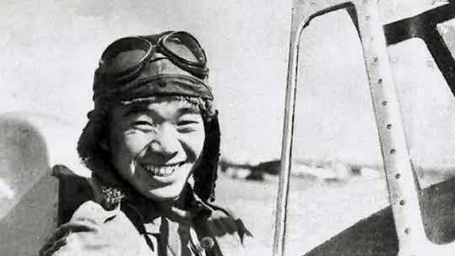 Le pilote qui a survécu à un headshot et qui a retrouvé son ennemi 41 ans plus tard