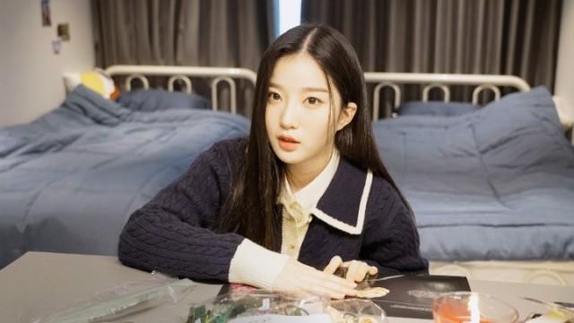 YooYeon Exclusive Gonna Make a Flower | tripleS 트리플에스 : SIGNAL 230322