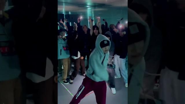 Let's pass the flow to bros and play the #Beatbox