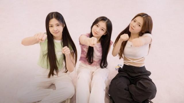 Sorry NaKyoung Unnie | tripleS 트리플에스 : SIGNAL 230328