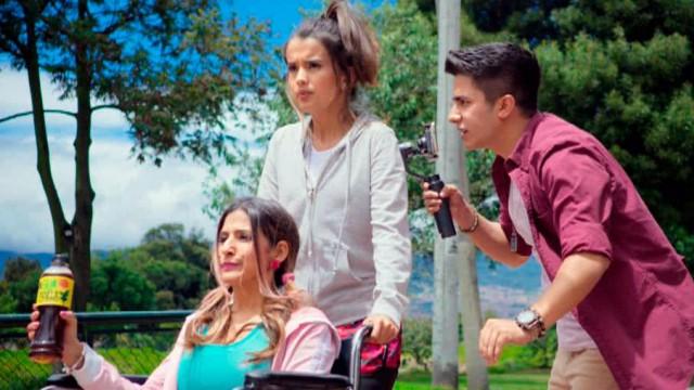 Britney ayuda a Patty a realizar un comercial