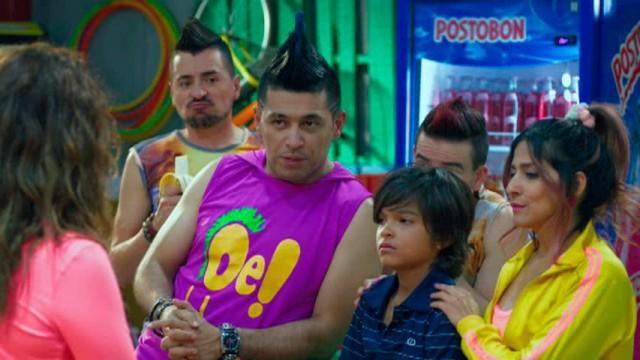 La manada ayuda a un niño que sufre de maltrato