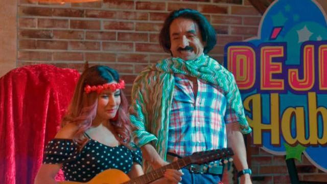 Cónsul y Patty revisan el baúl de los recuerdos
