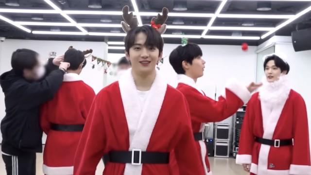 Wa-xx #11 Dance practice Christmas ver. behind