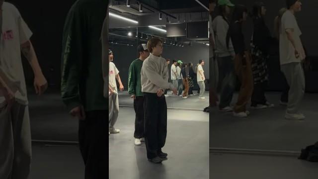A sneak peak of the 'Advice' Dance Practice #태민 #TAEMIN #SHINee #샤이니 #RE_ACT