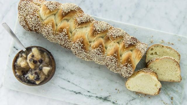 Pain challah (traditionnel juif) / Tartinade de pommes et raisins