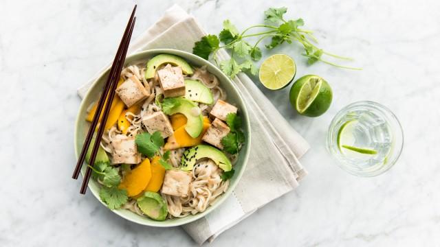 Salade nouilles de riz au tahini / Sauce teriyaki