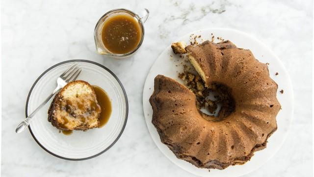 Gâteau à la cannelle et aux pacanes (coffee cake) / Butter rhum chaud
