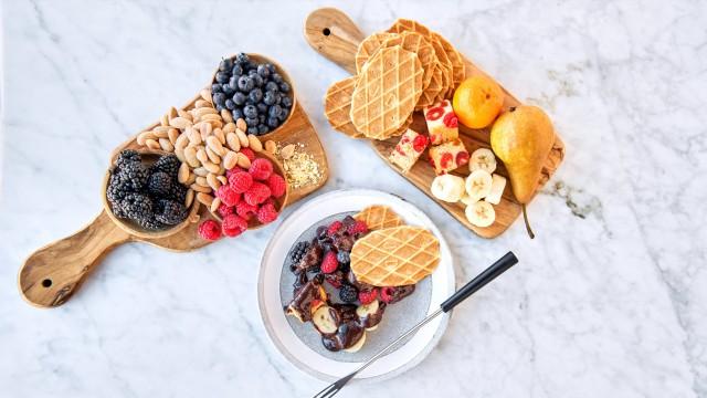 Fondue chocolat / Carrés framboises et noix de coco
