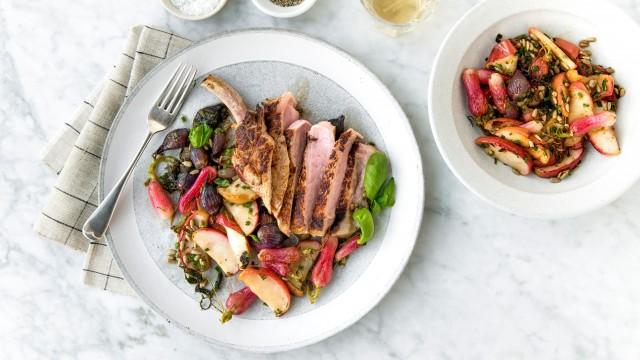 Côtelettes de porc / Salade de ravioles
