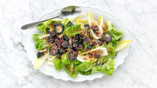 Salade de légumes et de thon / Salade d’endives au boudin frit