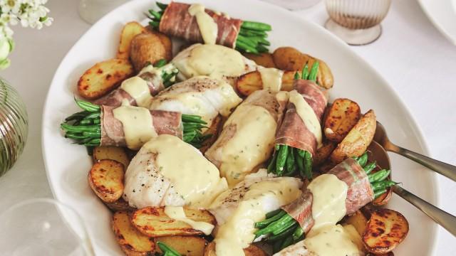Morue / Fagots de haricots verts au jambon et sauce béarnaise