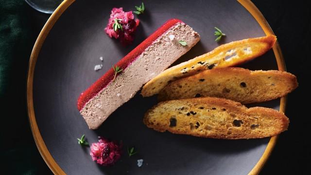 Terrine de mousse de foies de volaille / Gelée de canneberges