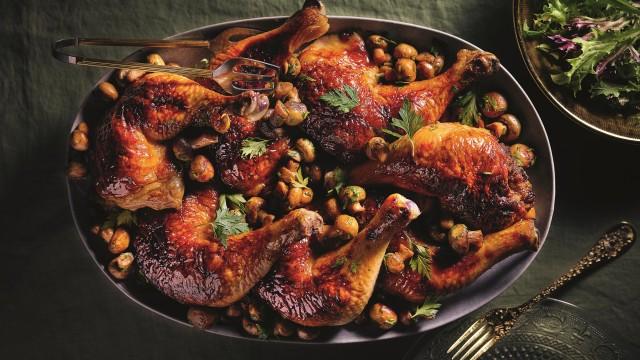 Cuisses de poulet farcies / Champignons au persil