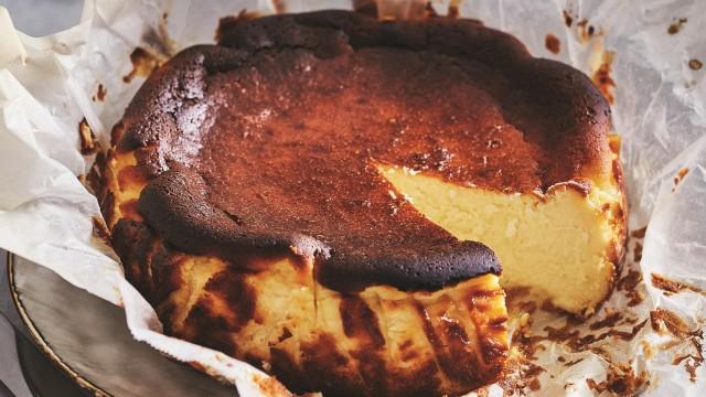 Gâteau au fromage basque / Confiture de fraises express au sirop d'érable