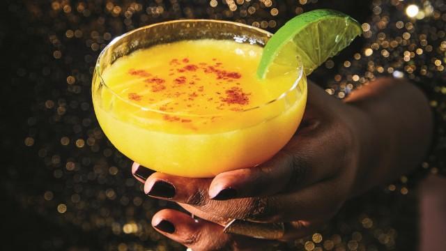 Kir royal gelée / Mini-brochettes d'escargots / Margarita fumée et pimentée à la mangue