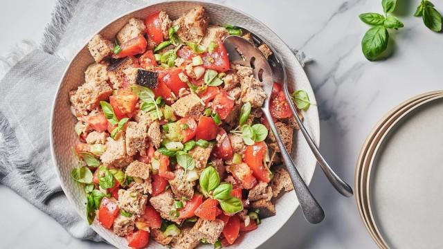 Bruschetta aux tomates cerises et au citron / salade panzanella