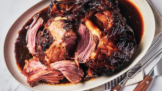 Fèves au lard au sirop d'érable à la mijoteuse / Jambon glacé au jus d'ananas