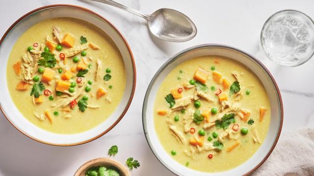 Poutine au tofu à la plaque / Sauce aux poivrons / Soupe-repas au poulet à l'indienne