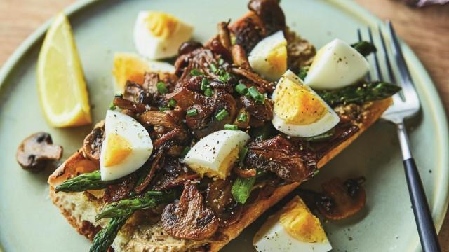 Pâtes crémeuses au miso et aux champignons / Tartines aux champignons