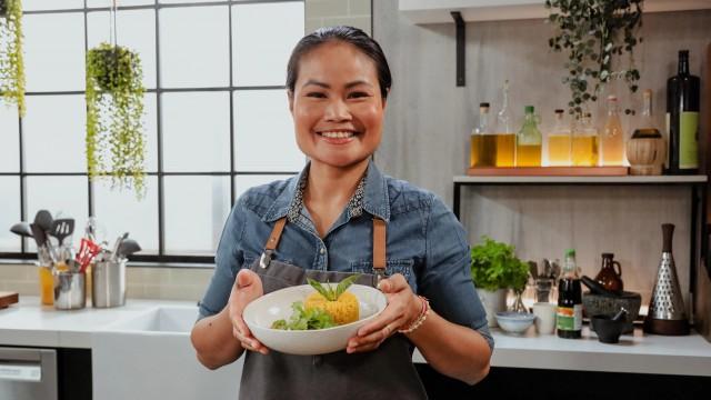 Poulet au cari rouge et aux pousses de bambou / Riz à l’ail et au curcuma