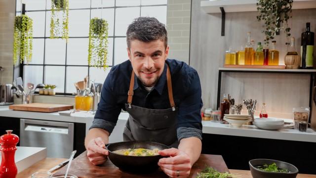 Salade de crevettes, algues et shiitakes marinée / Chaudrée de bourgots, sébaste et moules fumées
