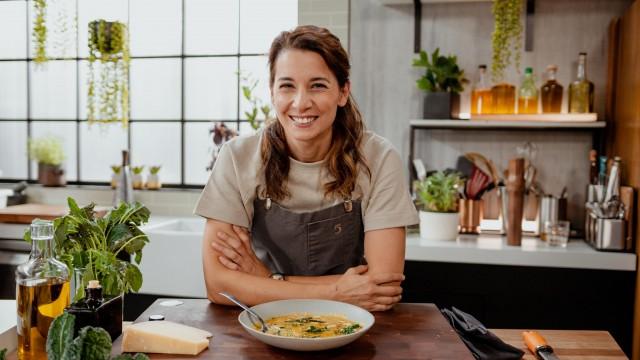 Soupe-ragoût de pâtes et haricots romains / Minestrone au chou noir et à la polenta