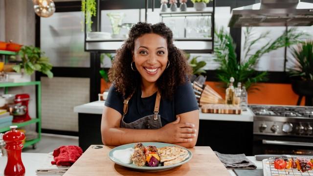 Tapenade aux pois cassés / Souvlakis de porc et légumes grillés
